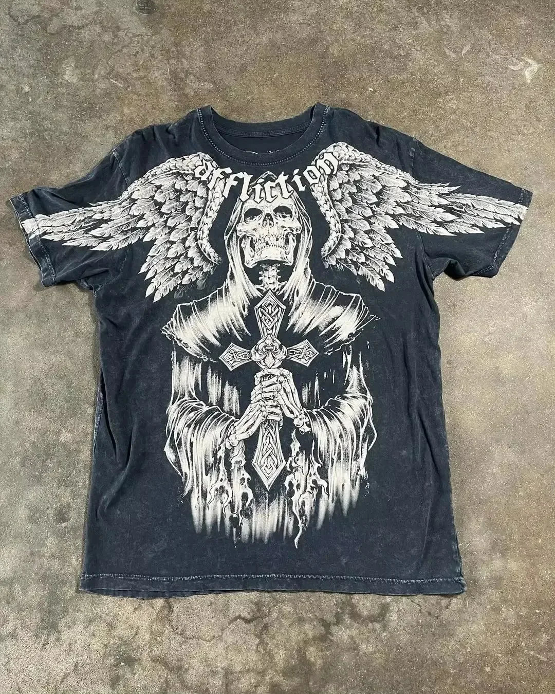 2000s T-Shirt – High Street Graphic, Oversized Cotton, Round Neck